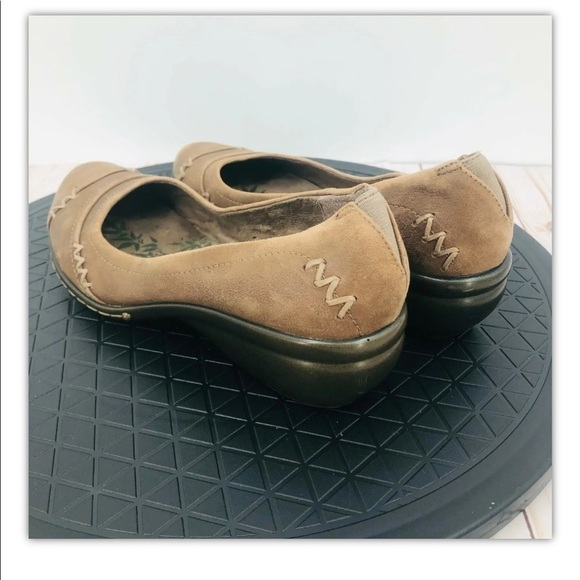 Easy Spirit Womens Espine Crest Leather Slip On Beige Wedge Loafer Shoes Size 8M - Picture 4 of 15